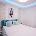 White Luxury-free Private Garage Apartment