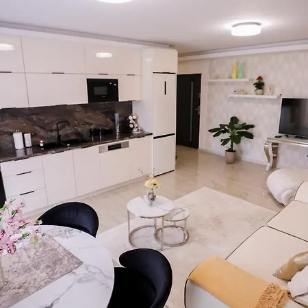 White Home Luxury-Privat Garage