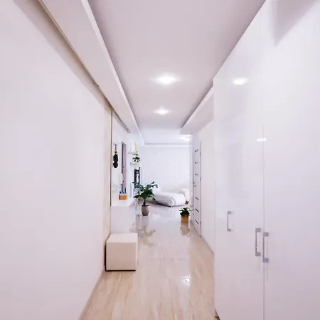 White Home Luxury-Privat Garage Appartement *