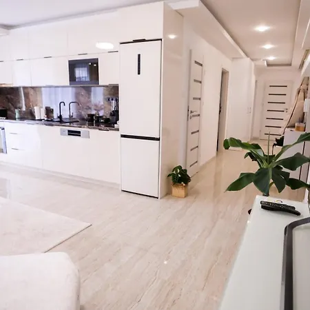White Home Luxury-Privat Garage Appartement Nyíregyháza